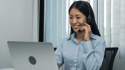 Enhancing Customer Support in Software with Live Chat Integration