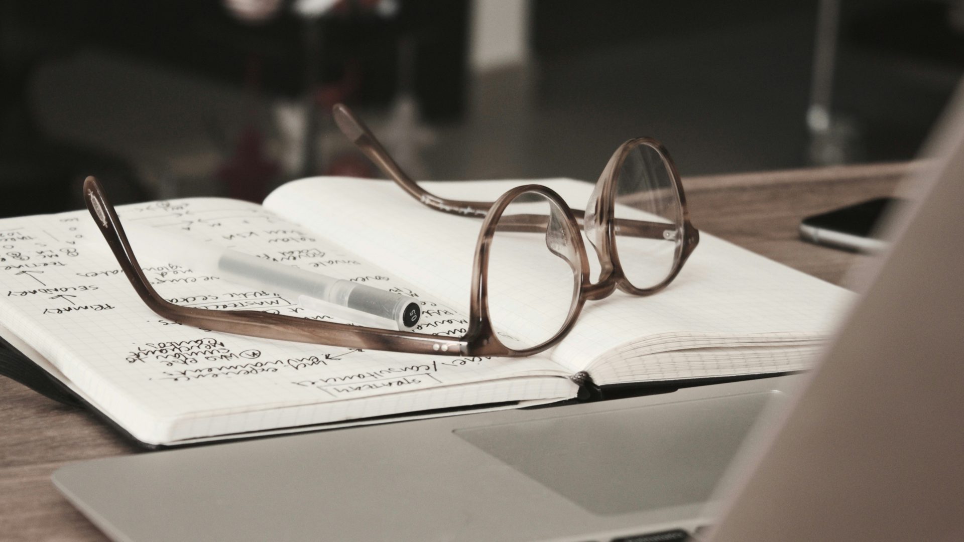 How to Choose the Right Customer Support System for B2B Companies